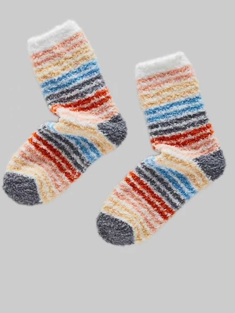 Knitted Socks para sa mga Babae